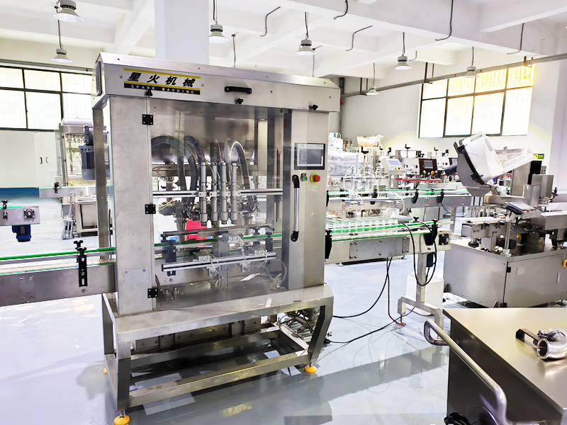 全自動(dòng)辣椒醬灌裝機(jī)怎么選才能匹配生產(chǎn)要求？