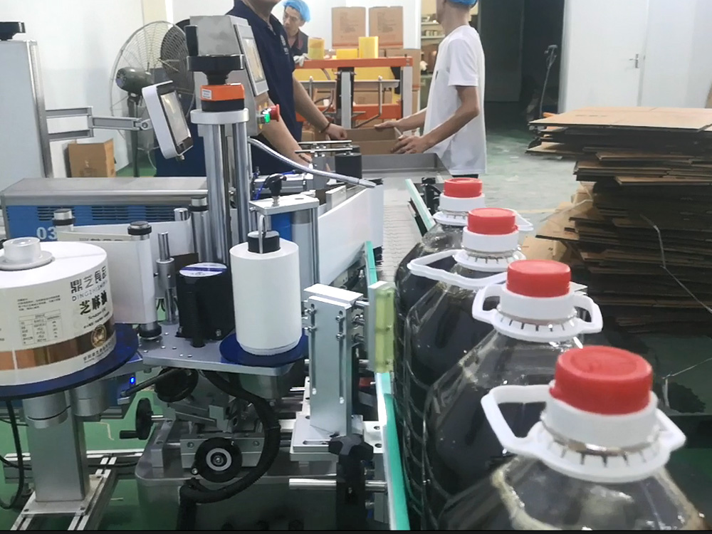 食用油灌裝生產(chǎn)線 食用油灌裝自動(dòng)貼標(biāo)