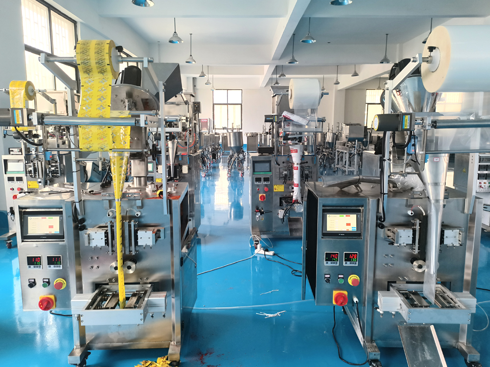 油辣椒自動(dòng)包裝機(jī) 芝麻油包裝機(jī)應(yīng)用案