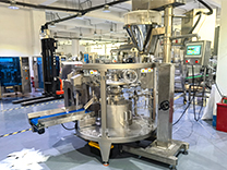 江蘇食品包裝機生產(chǎn)線實現(xiàn)零食工廠翻倍產(chǎn)能