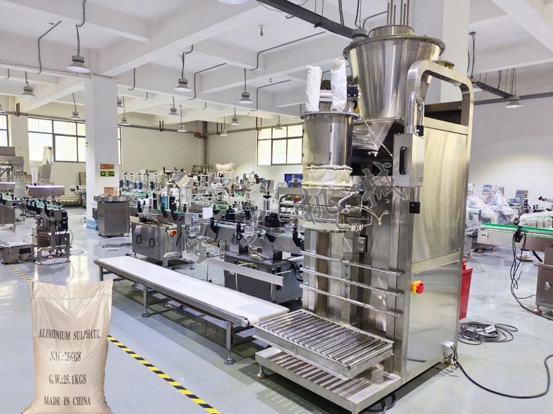 南京包裝機(jī)中的大袋粉劑稱重包裝機(jī)在25kg面粉包裝廠用途廣泛嗎？